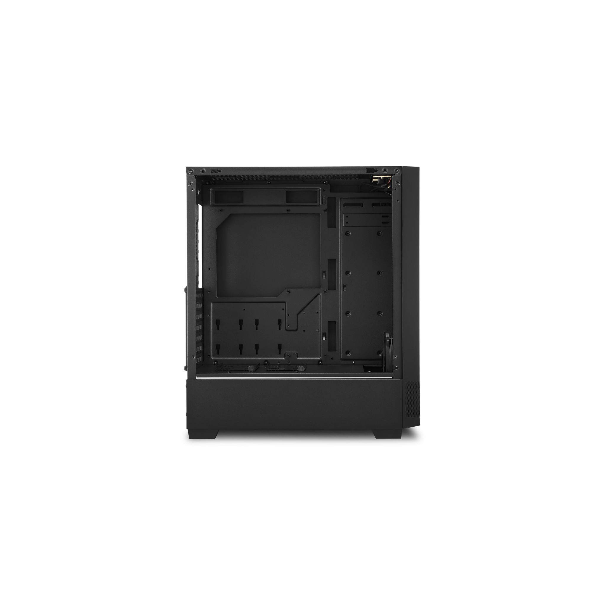 Schwarzes Computergehäuse. Die Innenseite ist mit Platz für Komponenten sichtbar. Weißer Hintergrund.