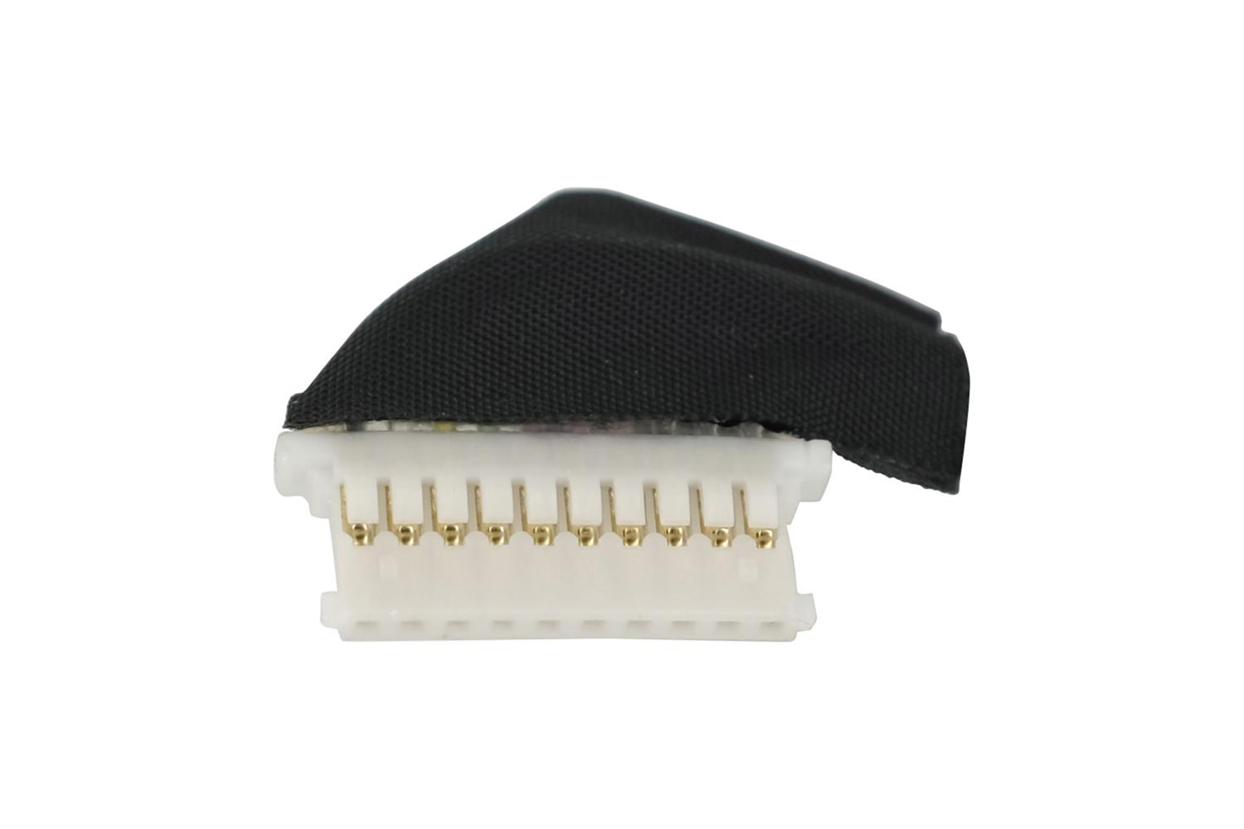 Connettore bianco con pin dorati e copertura nera, isolato su sfondo bianco.