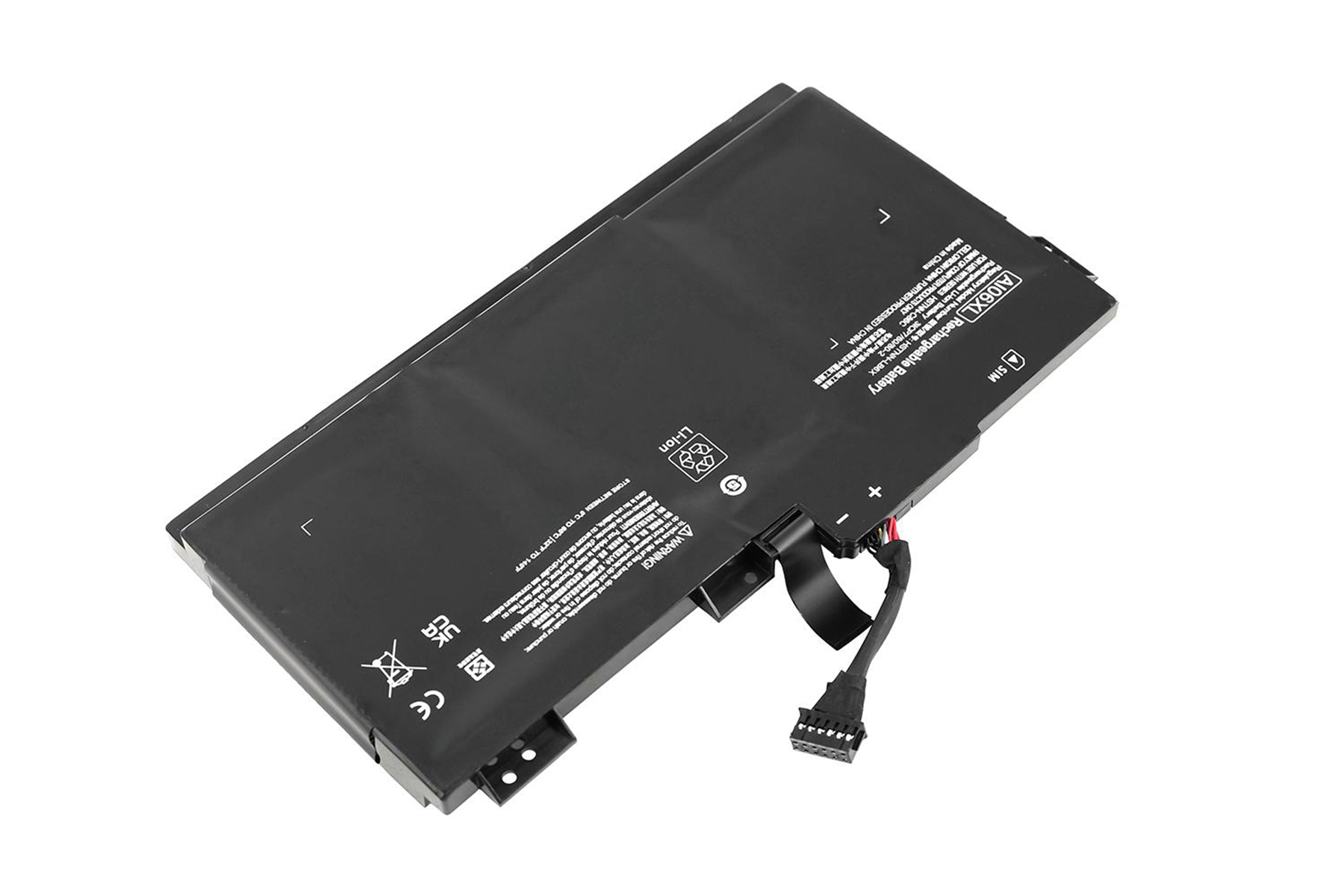 Pacco batteria per laptop nero. Rettangolare con connettore ed etichette di avvertenza.