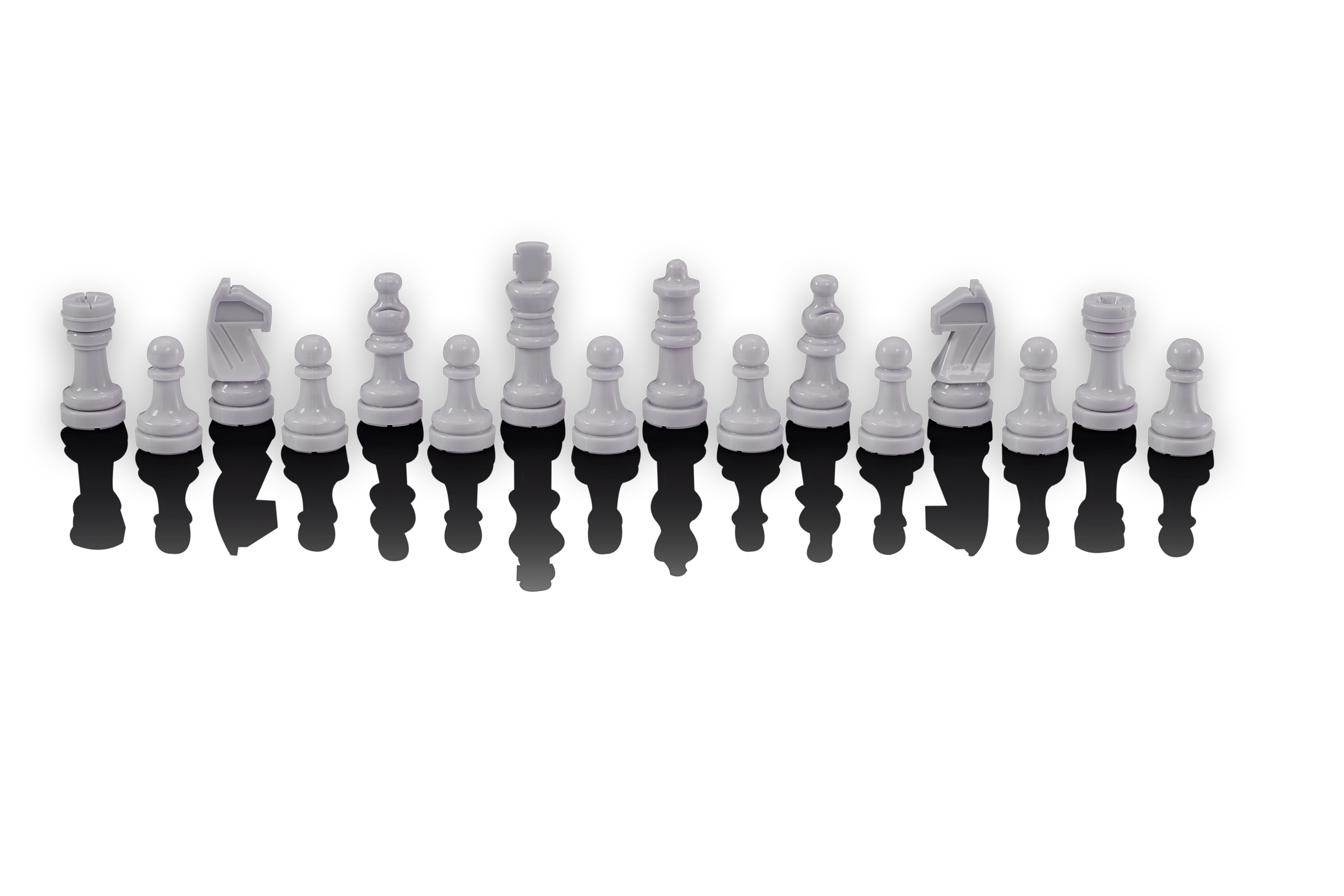 Schachfiguren auf schwarzer Oberfläche. Figuren hellgrau. Bauern, Türme, Springer, Läufer, Dame und König.