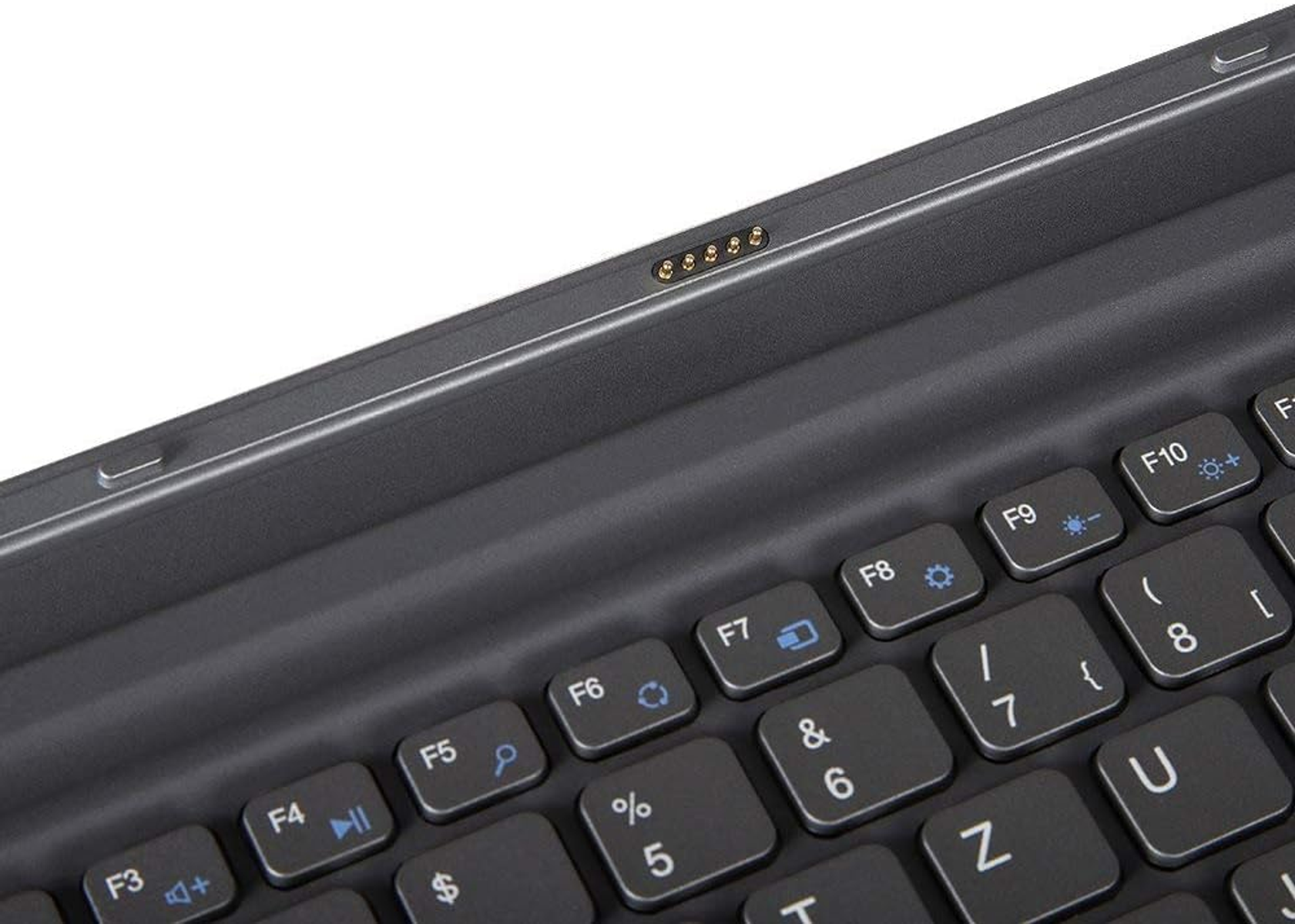 Schwarze Tastatur mit Funktionstasten und Anschluss. Nahaufnahme der Oberseite der Tastatur.
