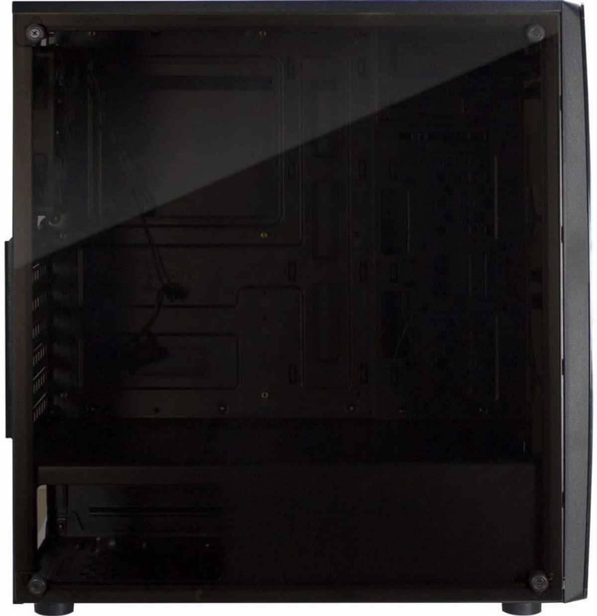 Obudowa komputera z przezroczystym panelem bocznym, odsłaniająca ciemne wnętrze.