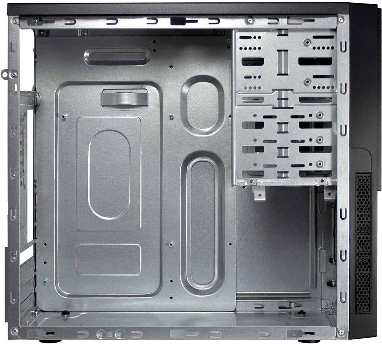 Inneres des Computergehäuses. Es hat einen silbernen Metallrahmen mit verschiedenen Befestigungspunkten und Fächern.