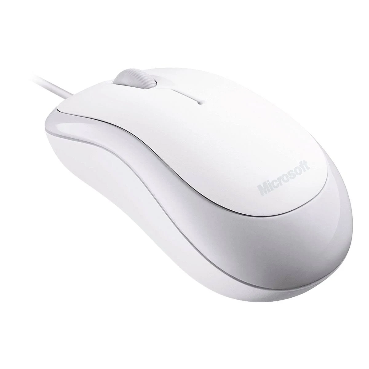 Ratón Microsoft blanco. Tiene una rueda de desplazamiento y dos botones. El ratón está sobre una superficie blanca.