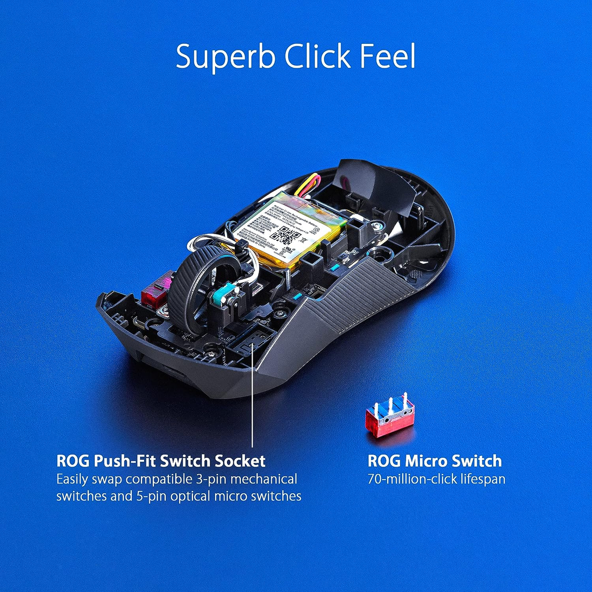 Otwarta mysz do gier, pokazująca wewnętrzne komponenty. Widoczny jest tekst i czerwony przełącznik.