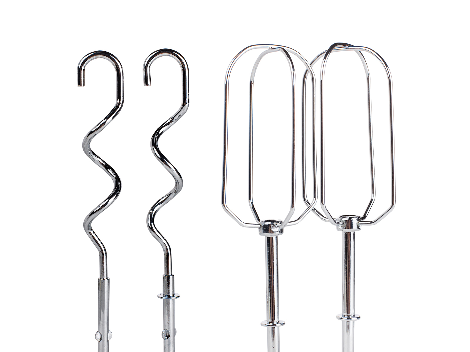 Due accessori per mixer. Una coppia a spirale, una coppia ad anello di filo. Finitura cromata.