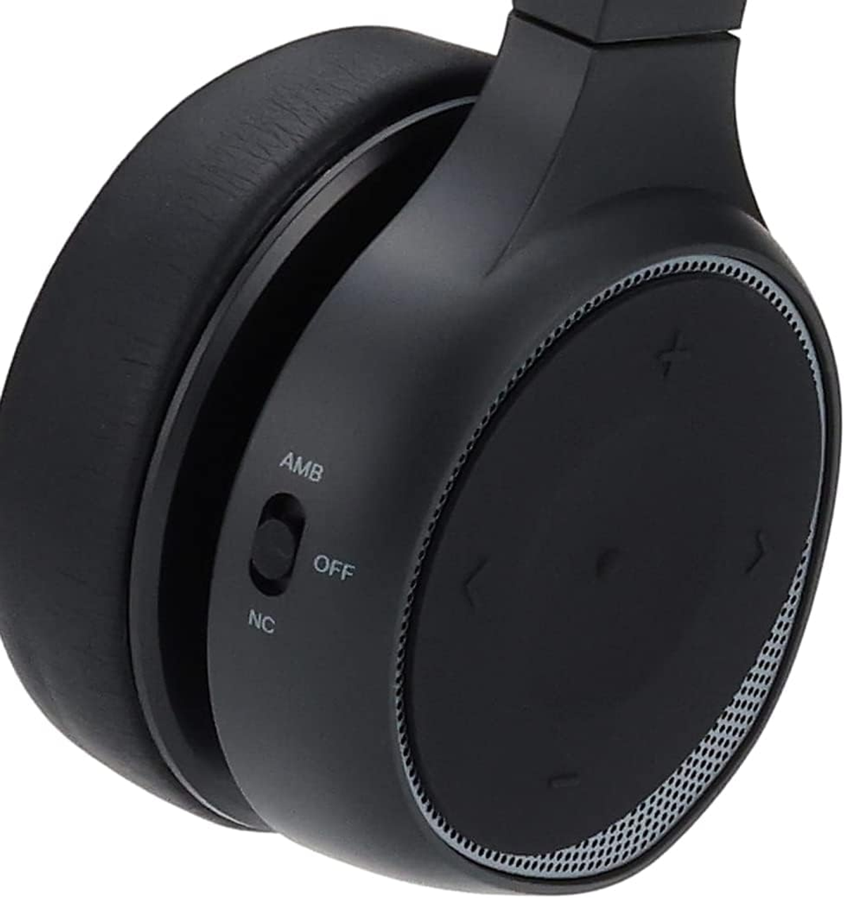 Zbliżenie czarnych słuchawek z przełącznikiem i elementami sterującymi z boku.