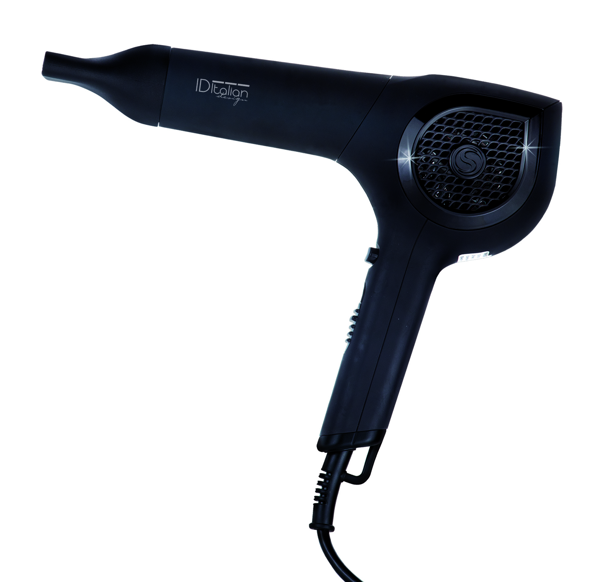 Czarna suszarka do włosów z logo ID Italian Design. Skierowana w prawo, z kablem. Białe tło.