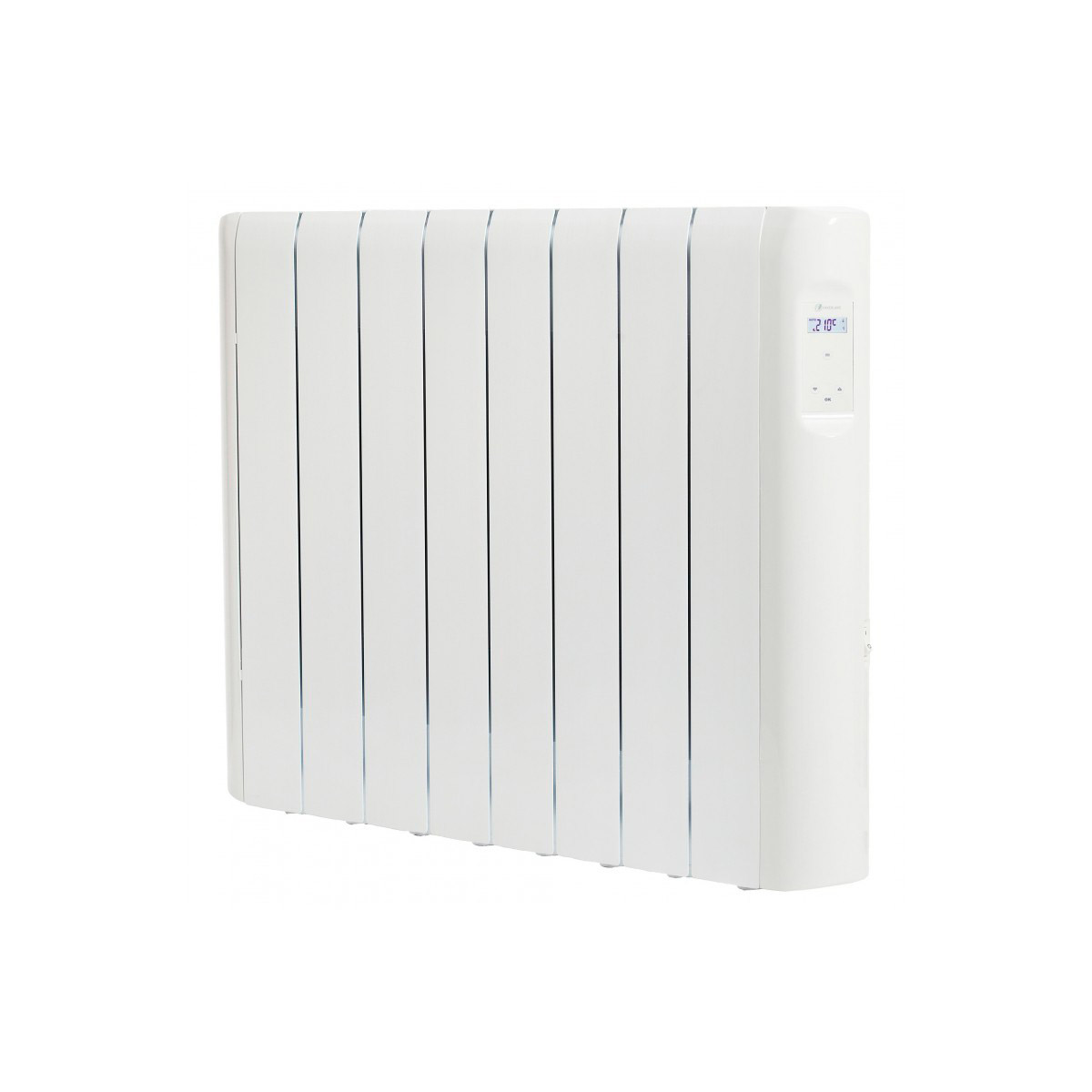 Un calefactor eléctrico blanco con múltiples aletas, de pie sobre un fondo blanco.