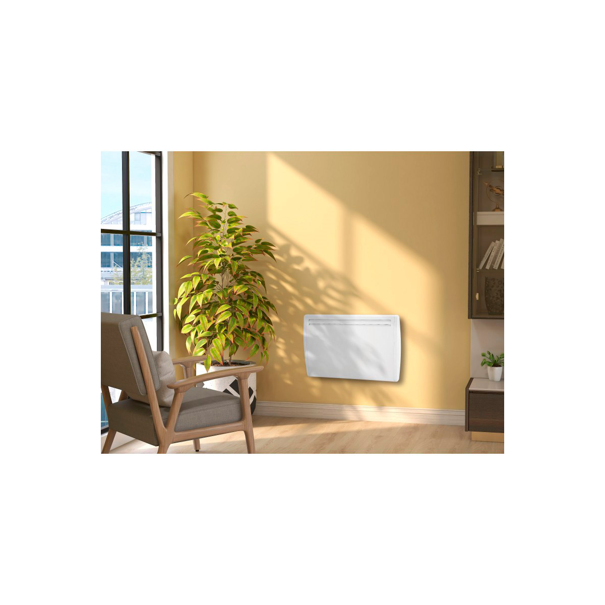 Una habitación con una planta y un calefactor de pared. Hay una silla en primer plano.