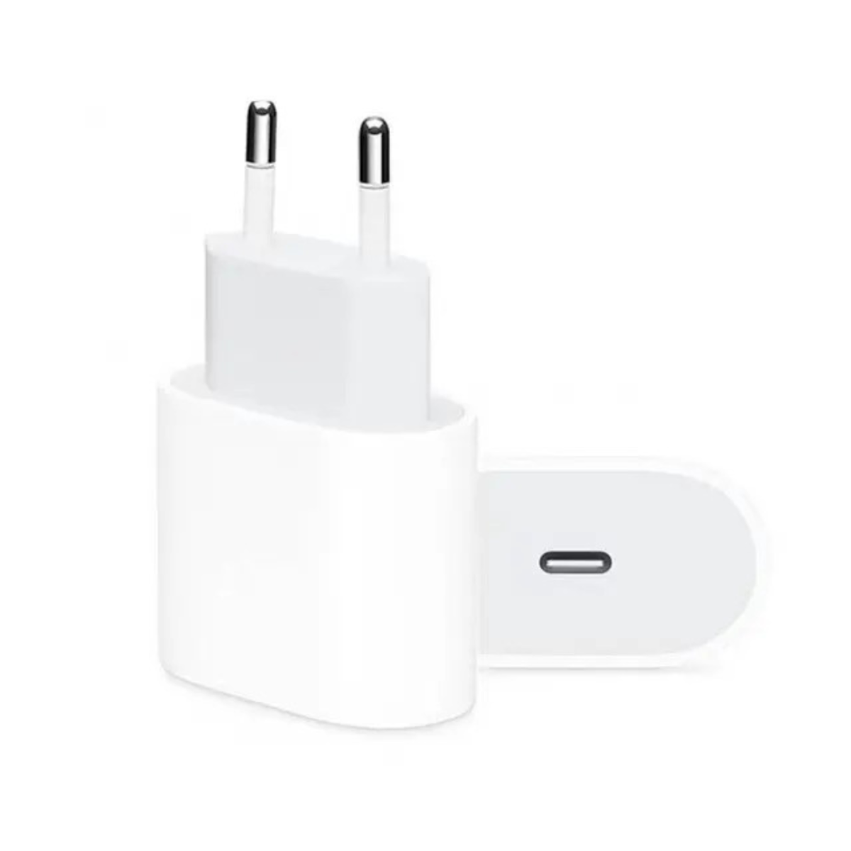 Ein weißes Netzteil mit einem USB-C-Anschluss und zwei Stiften für eine Steckdose.