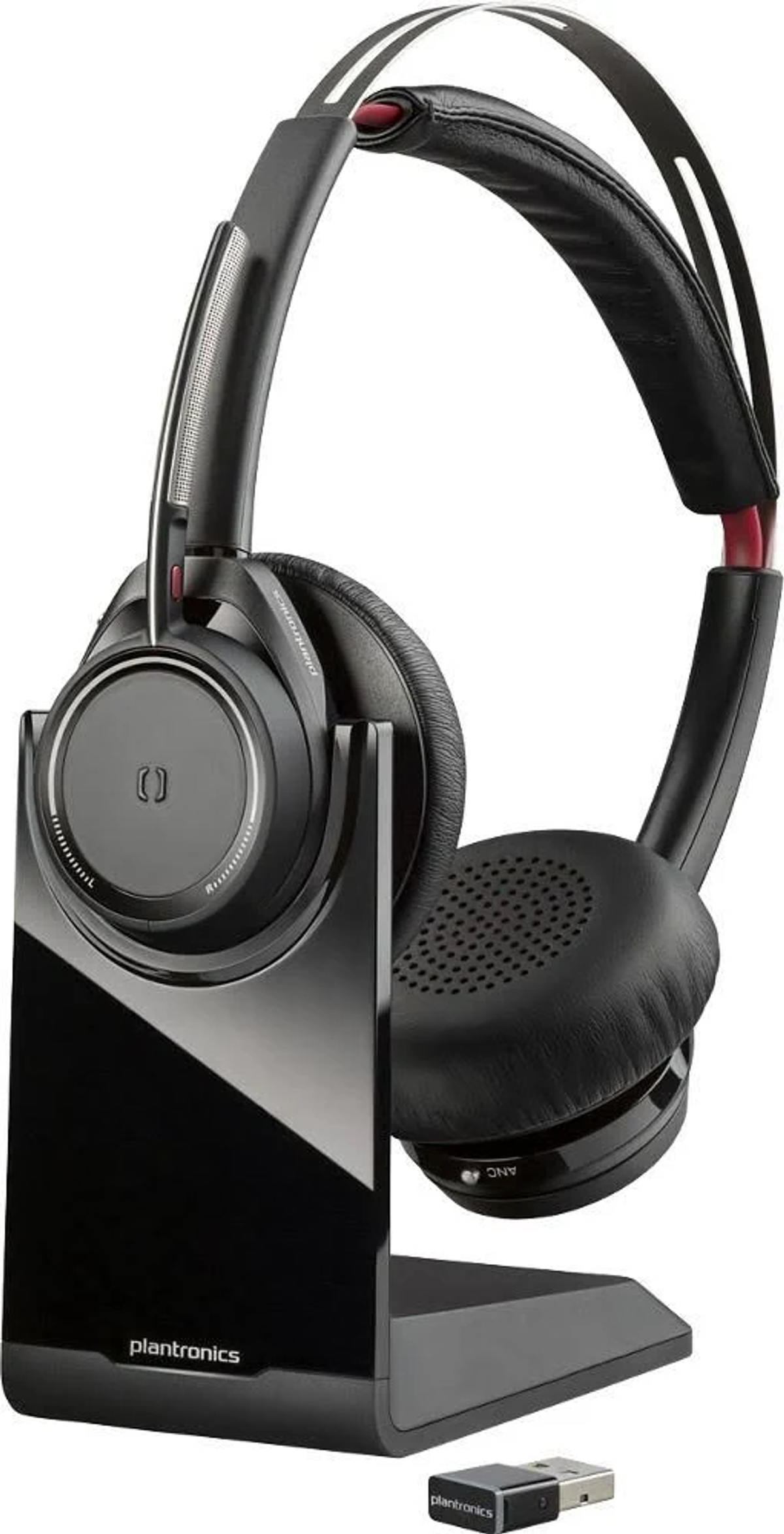 Schwarzes Plantronics-Headset mit Ladestation und USB-Dongle.