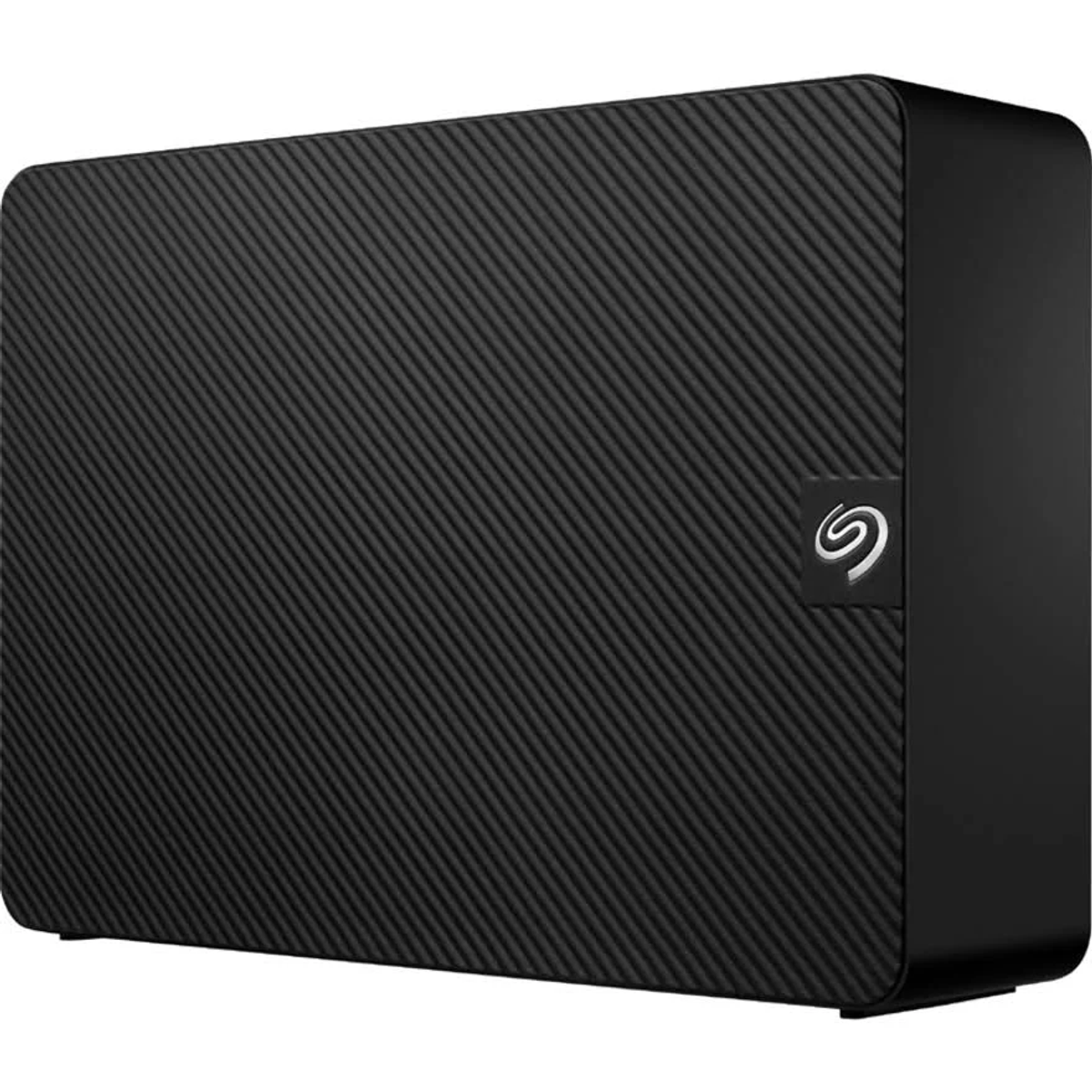Disque dur externe noir avec un design texturé et un logo argenté. Le disque est sur un fond blanc.