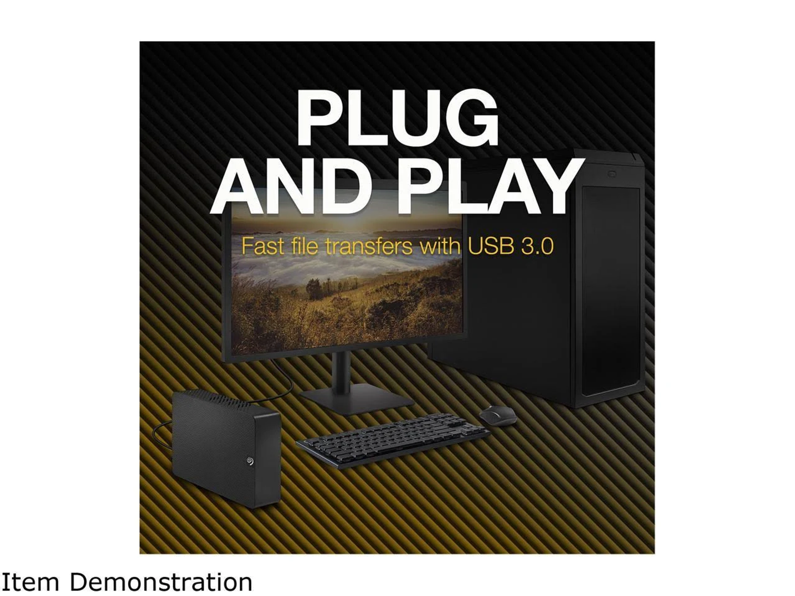 Une configuration de bureau avec un moniteur, un clavier et une tour d'ordinateur. Texte : Plug and Play.