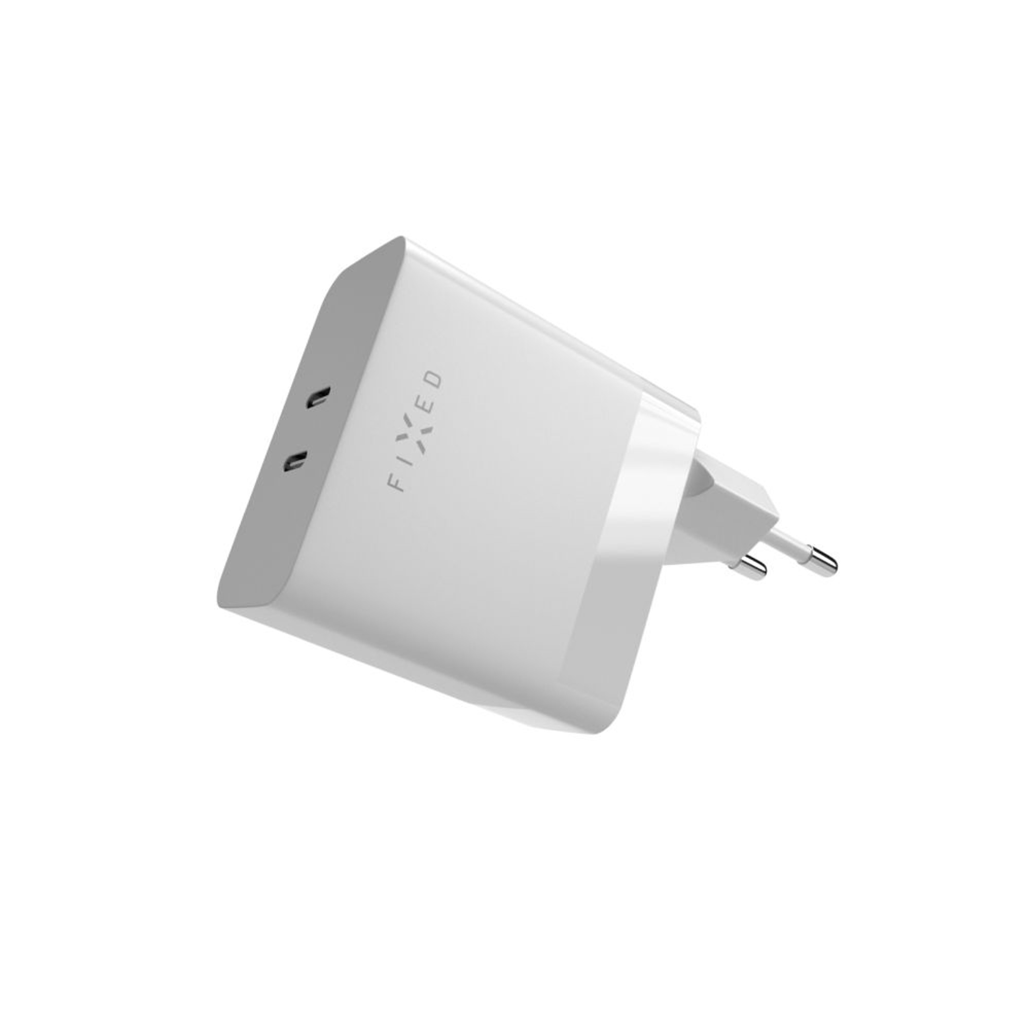 Ein weißes Ladegerät mit zwei USB-Anschlüssen und einem Stecker. Es ist auf weißem Hintergrund.