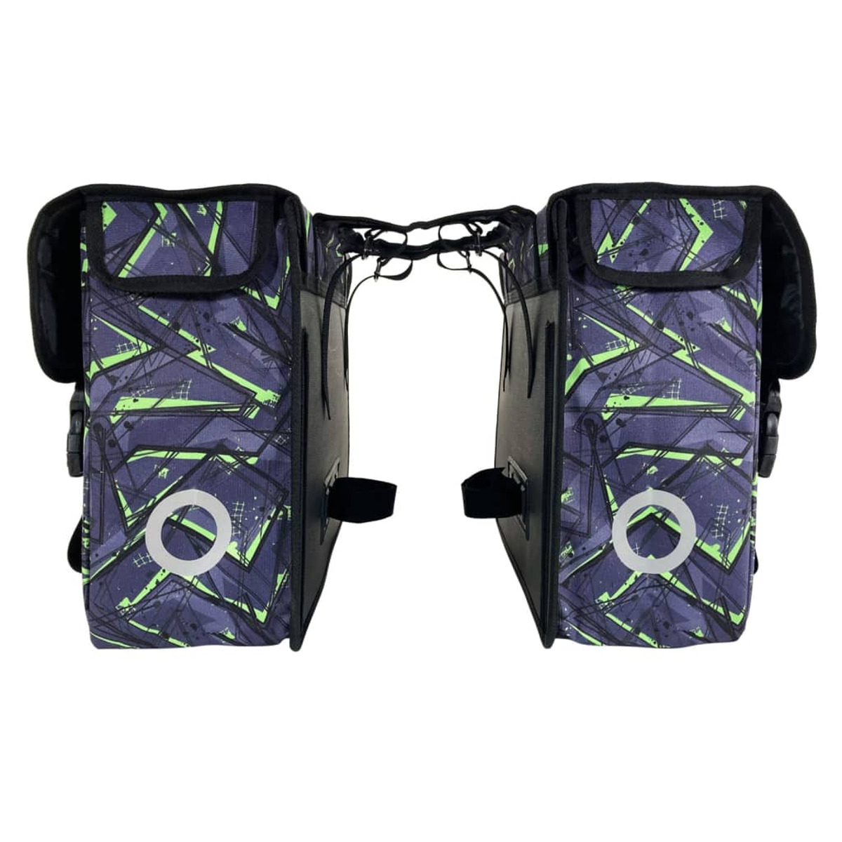 Zwei Fahrradtaschen mit geometrischem Design, mit grünen Akzenten.