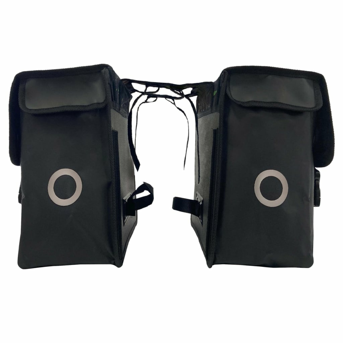 Schwarze Fahrradtaschen mit reflektierenden Kreisen und Gurten, vor weißem Hintergrund.