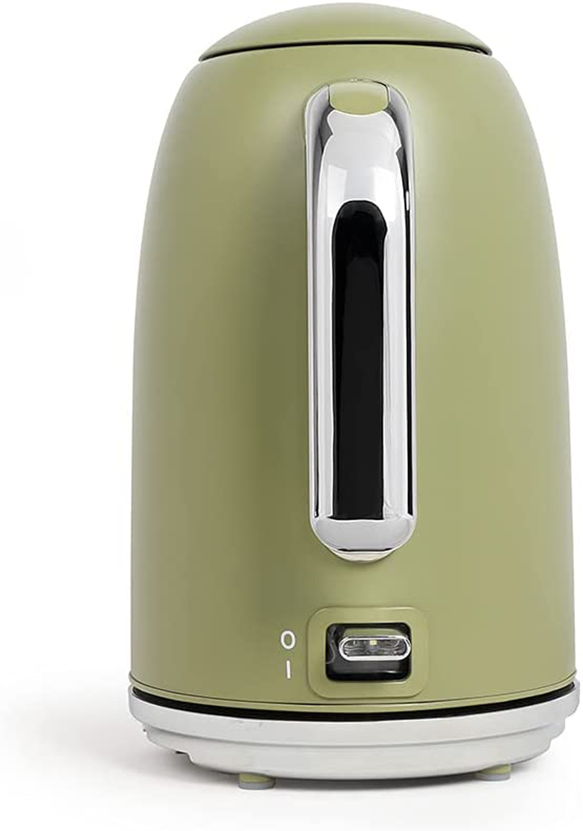 Grüner Wasserkocher mit silbernem Griff und Sockel, mit Netzschalter und USB-C-Anschluss, vor weißem Hintergrund.