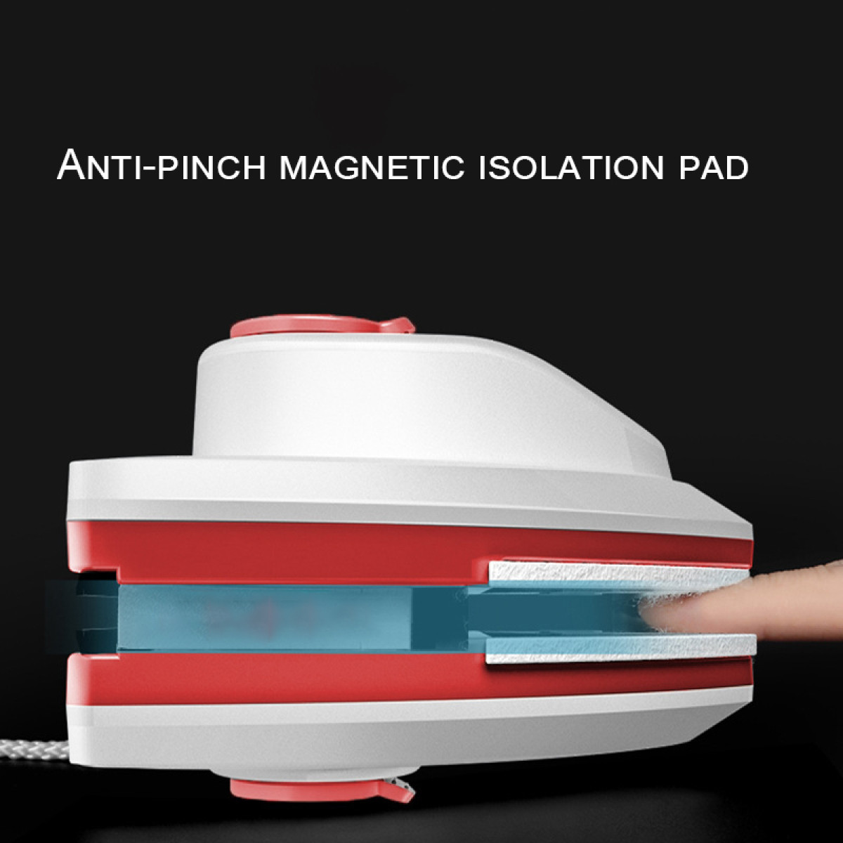 Un nettoyeur de vitres magnétique avec des parties rouges et blanches. Texte : 'Anti-Pinch Magnetic Isolation Pad'.