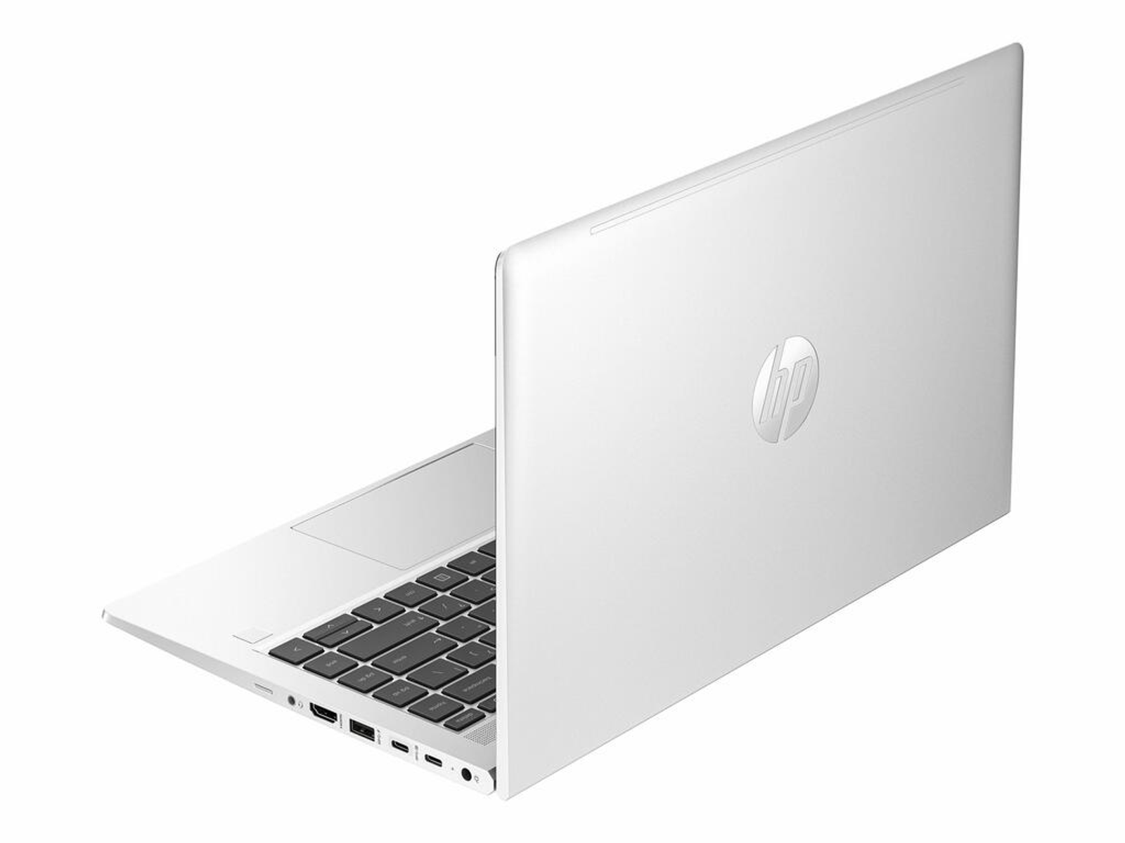 Portátil plateado con logo HP. Vista trasera. Fondo blanco.