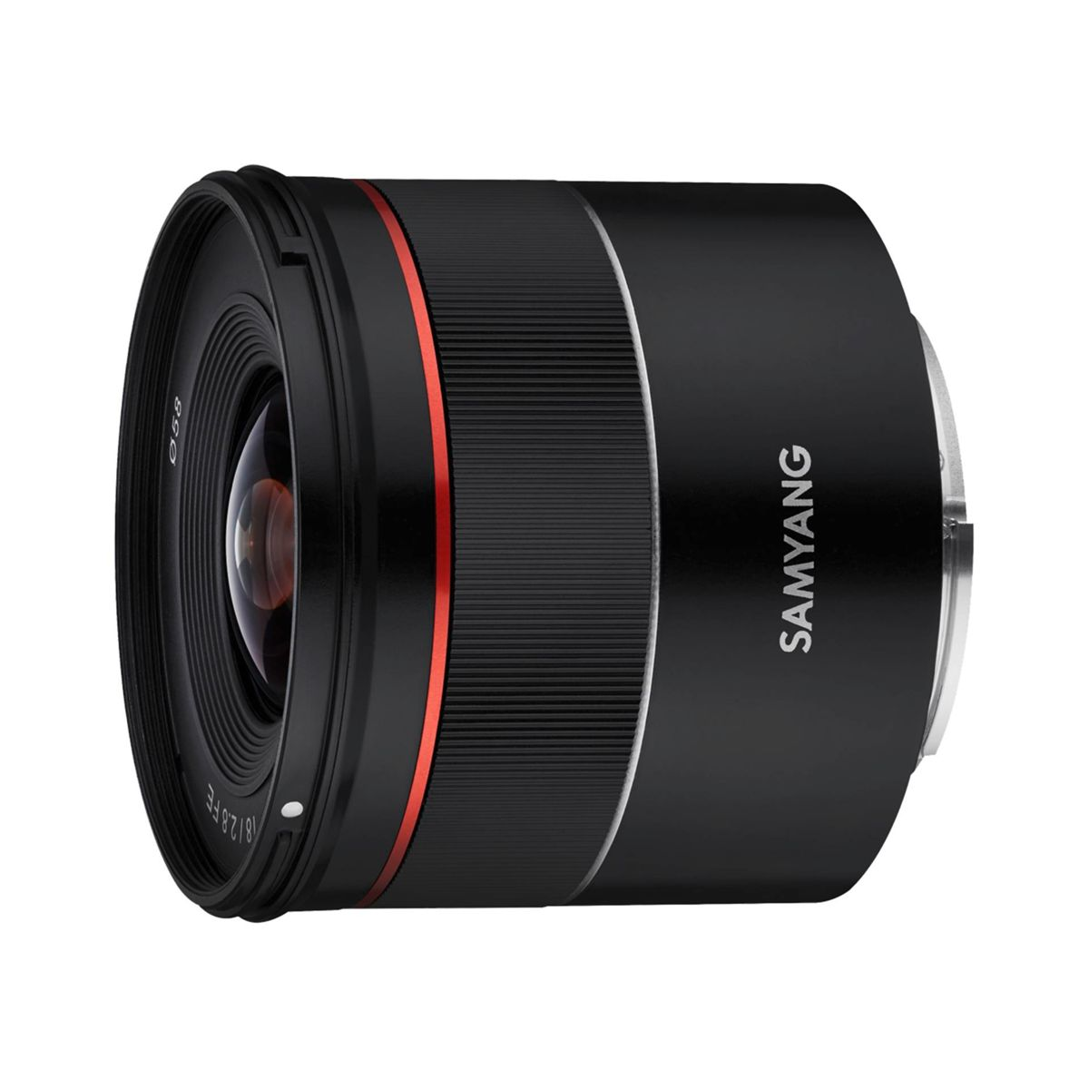 Ein schwarzes Samyang-Objektiv mit rotem Ring, schräge Ansicht, isoliert auf Weiß.