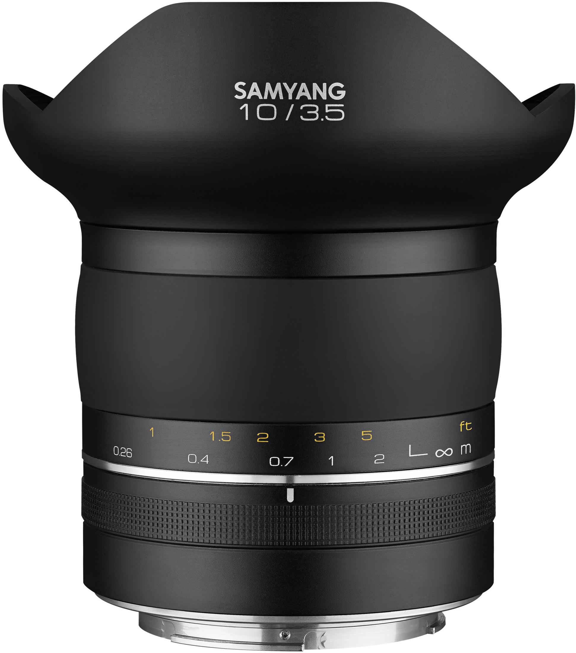 Czarny obiektyw z białym tekstem: SAMYANG 10/3.5.