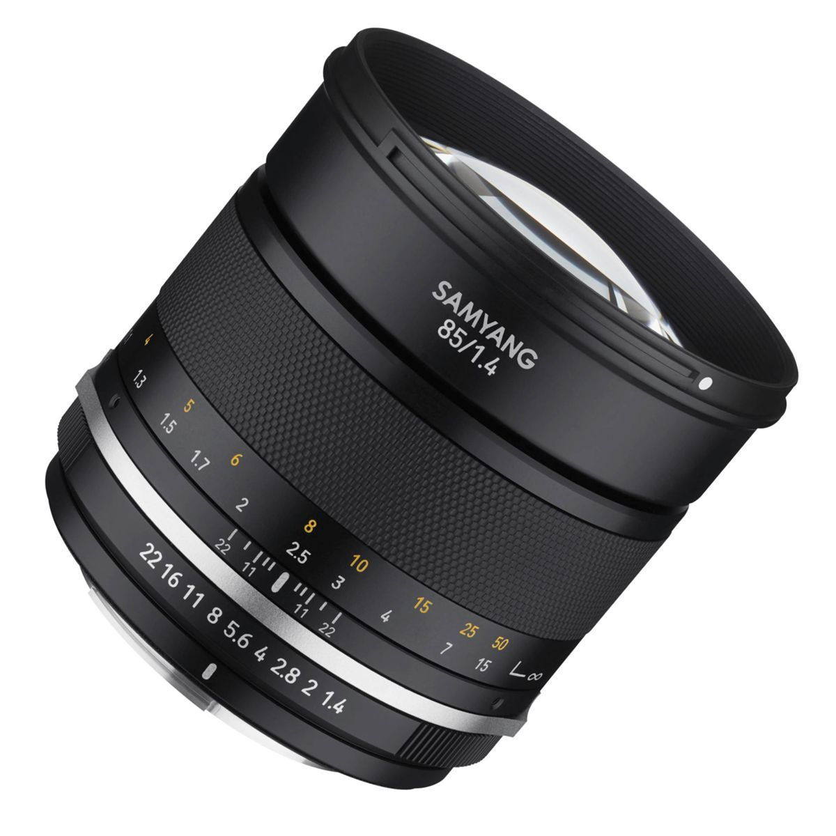 Czarny obiektyw aparatu z białą tarczą i pierścieniem ostrości, z numerami.