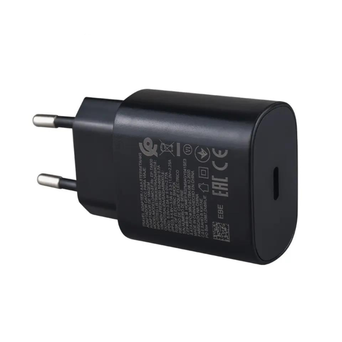 Schwarzes Ladegerät mit Stiften. Es hat einen USB-C-Anschluss.