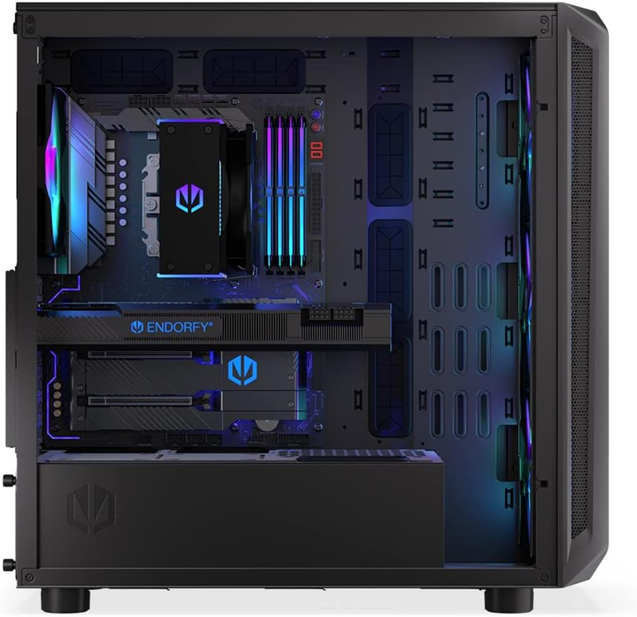 Widok wnętrza obudowy komputera, pokazujący komponenty i oświetlenie.