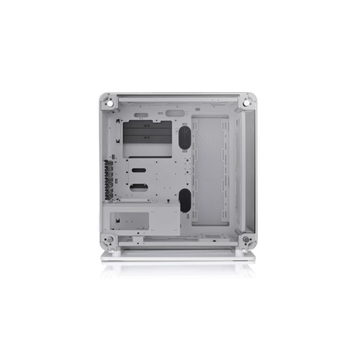 Case per computer bianco. Aperto, con componenti interni visibili. Parti in rete e metallo.