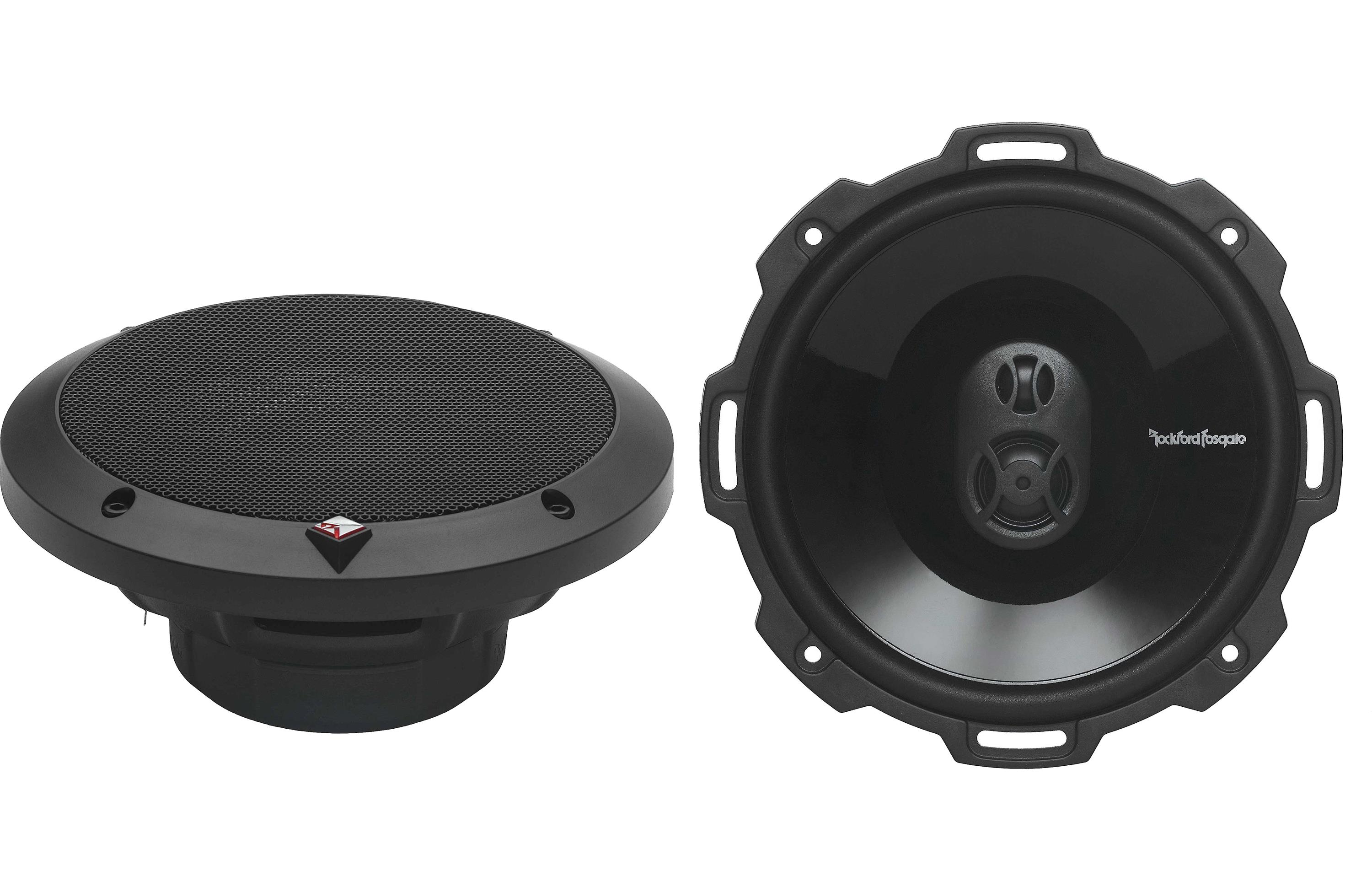 Zwei schwarze Rockford Fosgate Auto-Lautsprecher. Einer ist nach vorne gerichtet, der andere zeigt die Rückseite.