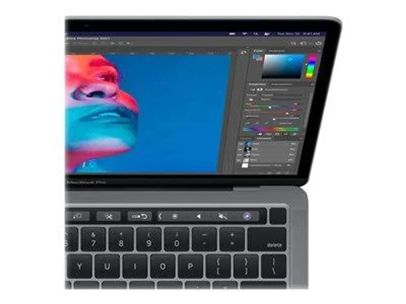 MacBook Pro geöffnet, Bildschirm zeigt Gesichts, Bearbeitungsoberfläche und Tastatur. Weißer Hintergrund.