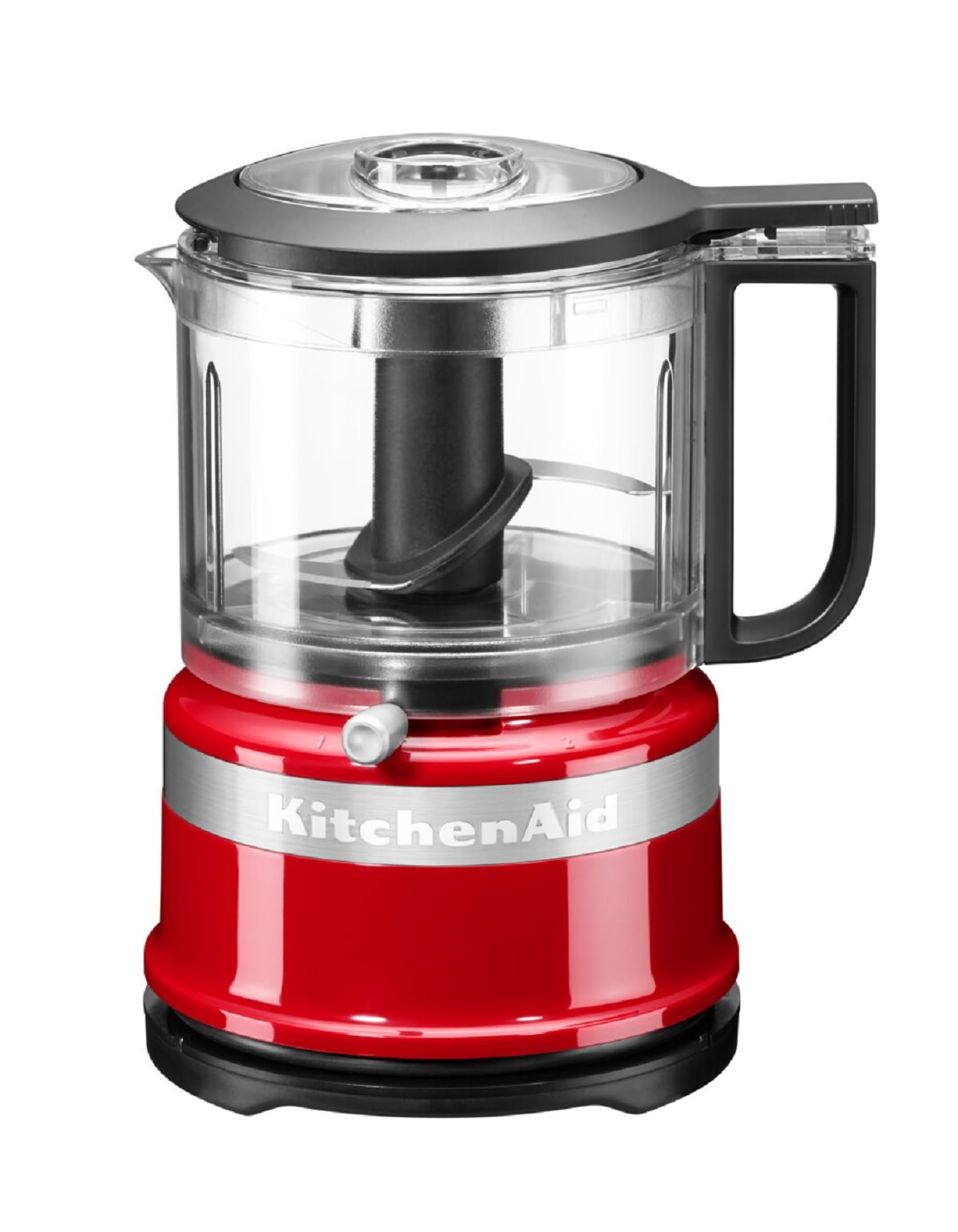 Şeffaf kaplı kırmızı KitchenAid mutfak robotu.