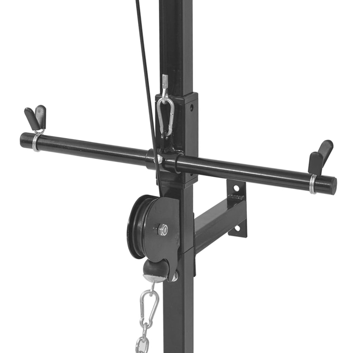 Schwarze Metall-Gewichthebermaschine. Verfügt über ein Umlenksystem und eine Stange. Weißer Hintergrund.