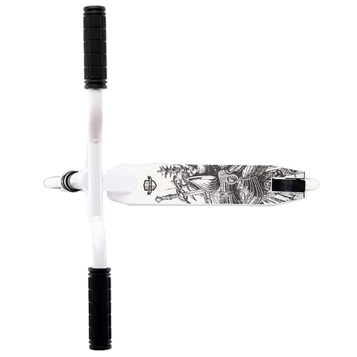 Un monopattino bianco con maniglie nere. Il ponte ha una grafica in bianco e nero.