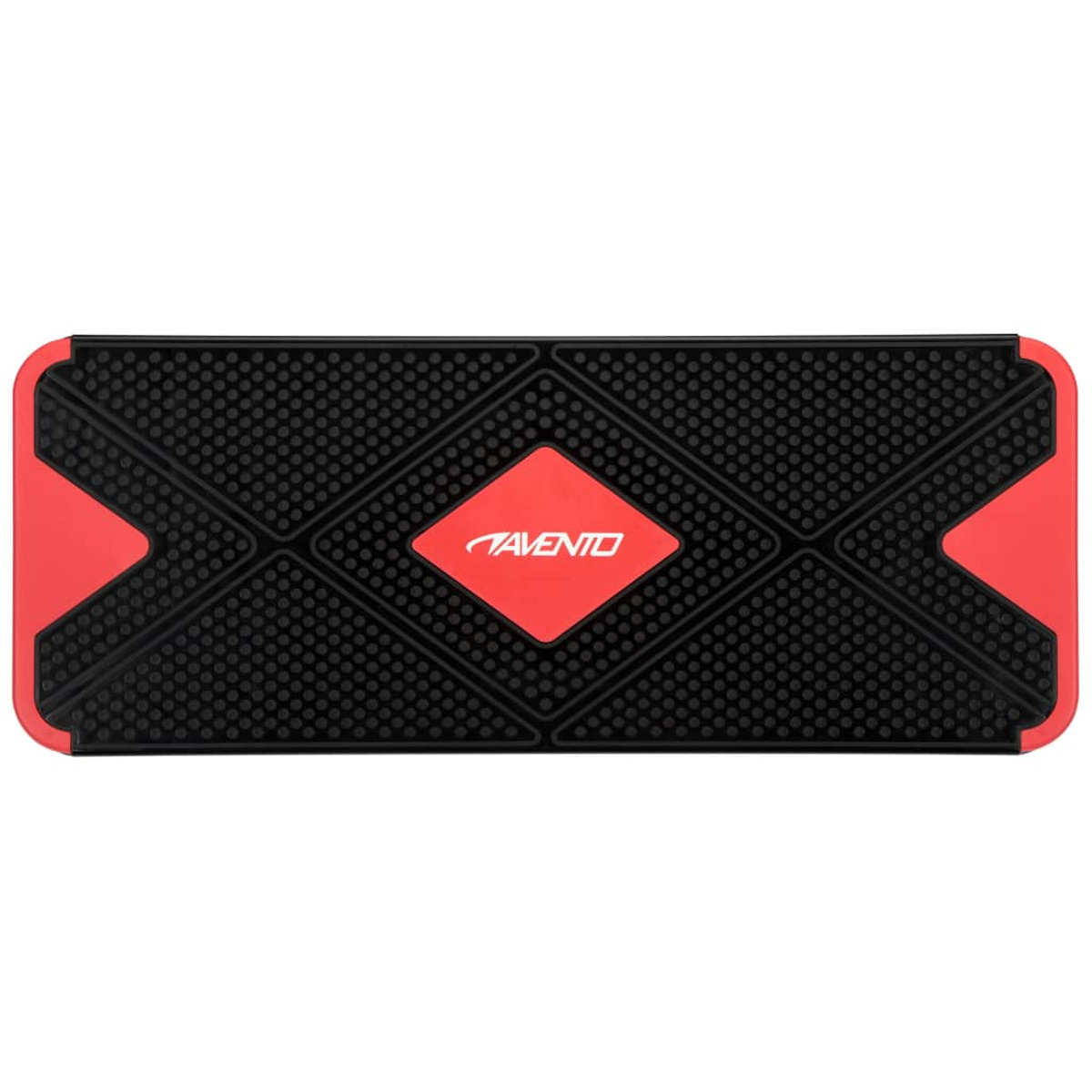 Rote und schwarze Bodenmatte mit Rautenmuster. Weißer Hintergrund.