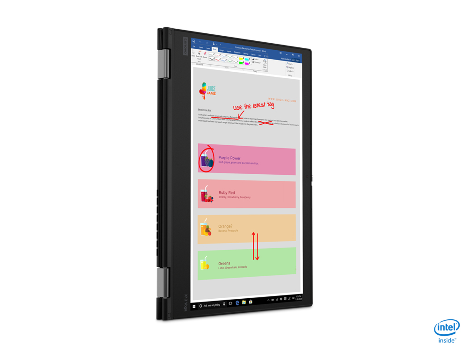 Laptop otwarty na stole, pokazujący dokument z podświetlonym tekstem i grafiką.