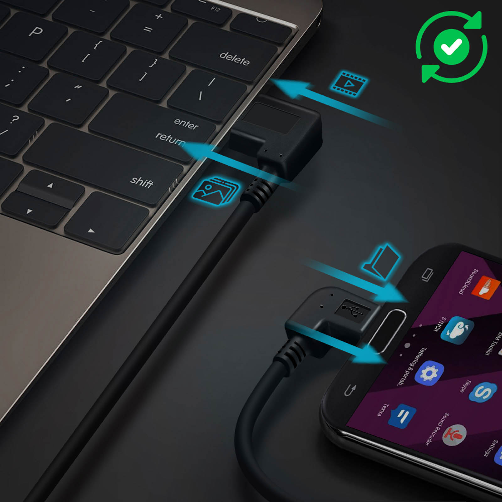 Laptop collegato al telefono tramite cavo. Vengono visualizzate le icone di trasferimento.