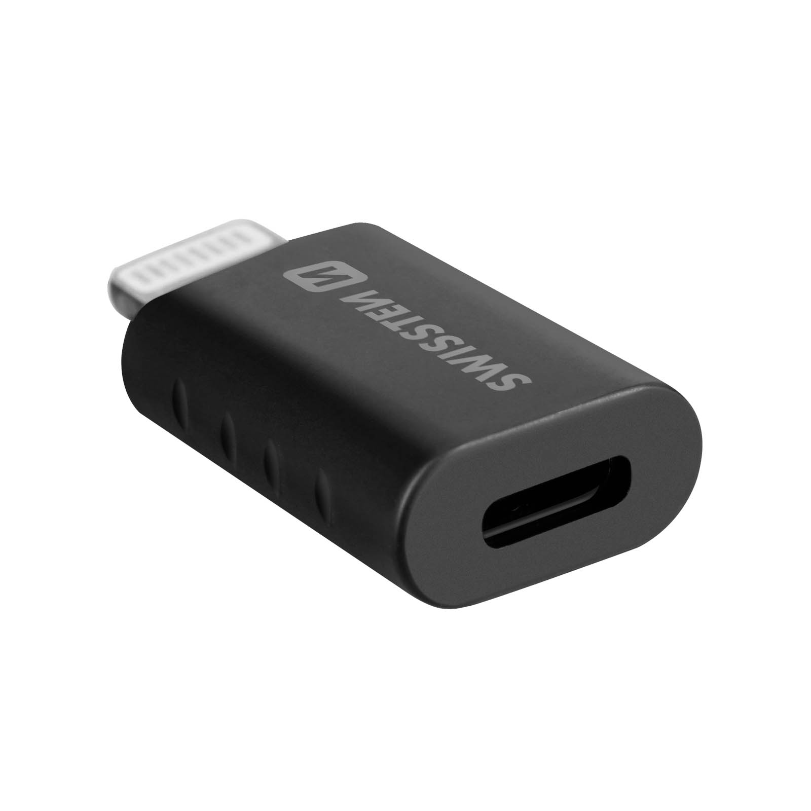 Ein schwarzer USB-C-Adapter mit dem SwissSims-Logo. Es befindet sich auf weißem Hintergrund.