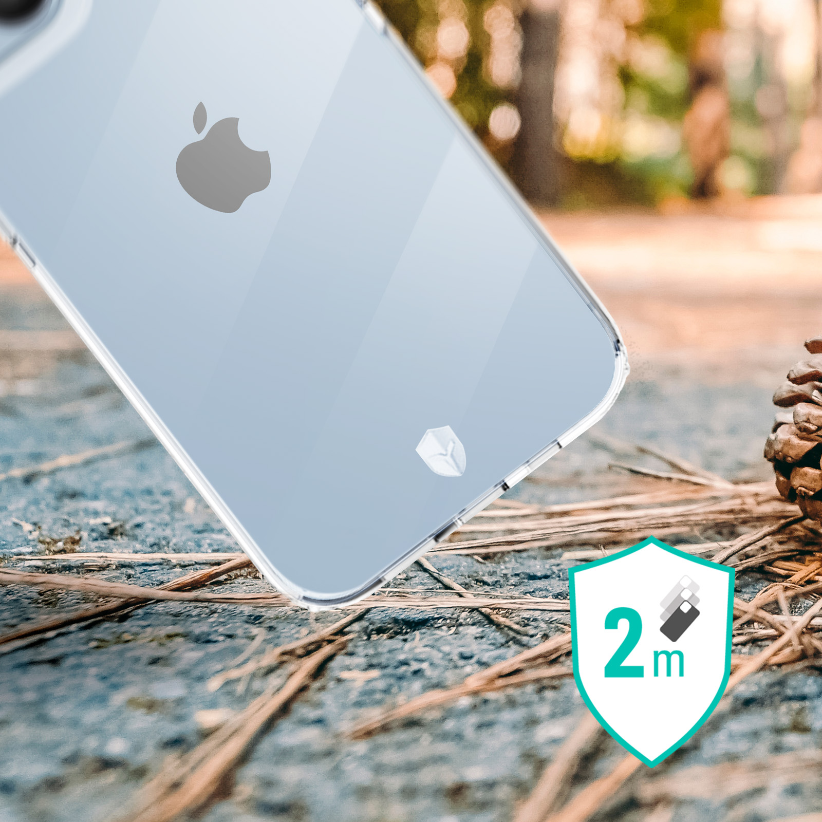 Transparante telefoonhoes met Apple-logo, schuine weergave. Buiten, vervaagde achtergrond.