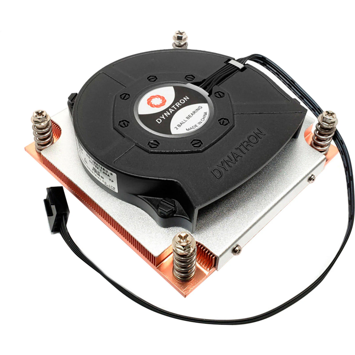 Wentylator chłodzenia procesora komputera na białym tle. Posiada czarny wentylator i radiator.