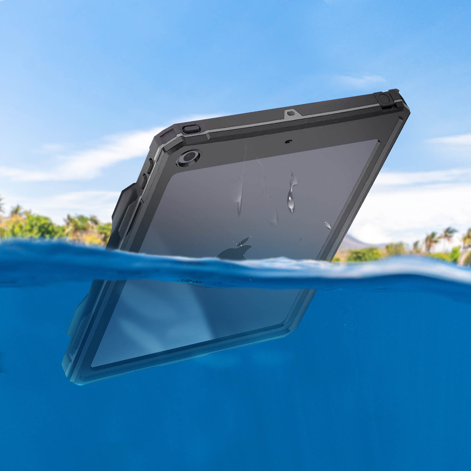 Ein Tablet in einer wasserdichten Hülle, unter Wasser, mit blauem Himmel und Wolken.