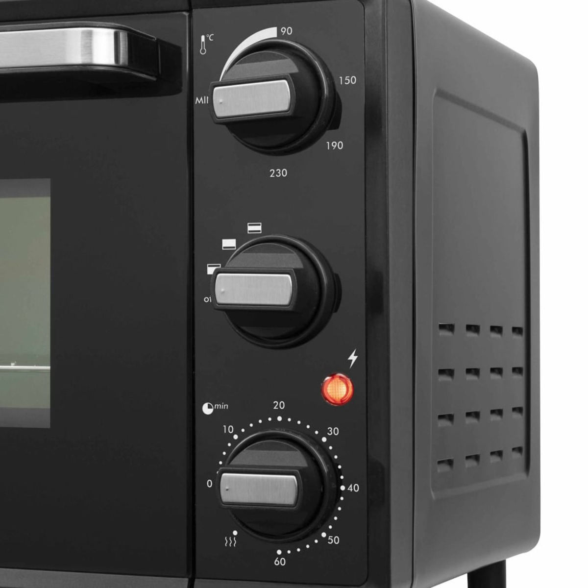 Forno nero con manopole di controllo visibili. Manopole impostate per temperatura e tempo.