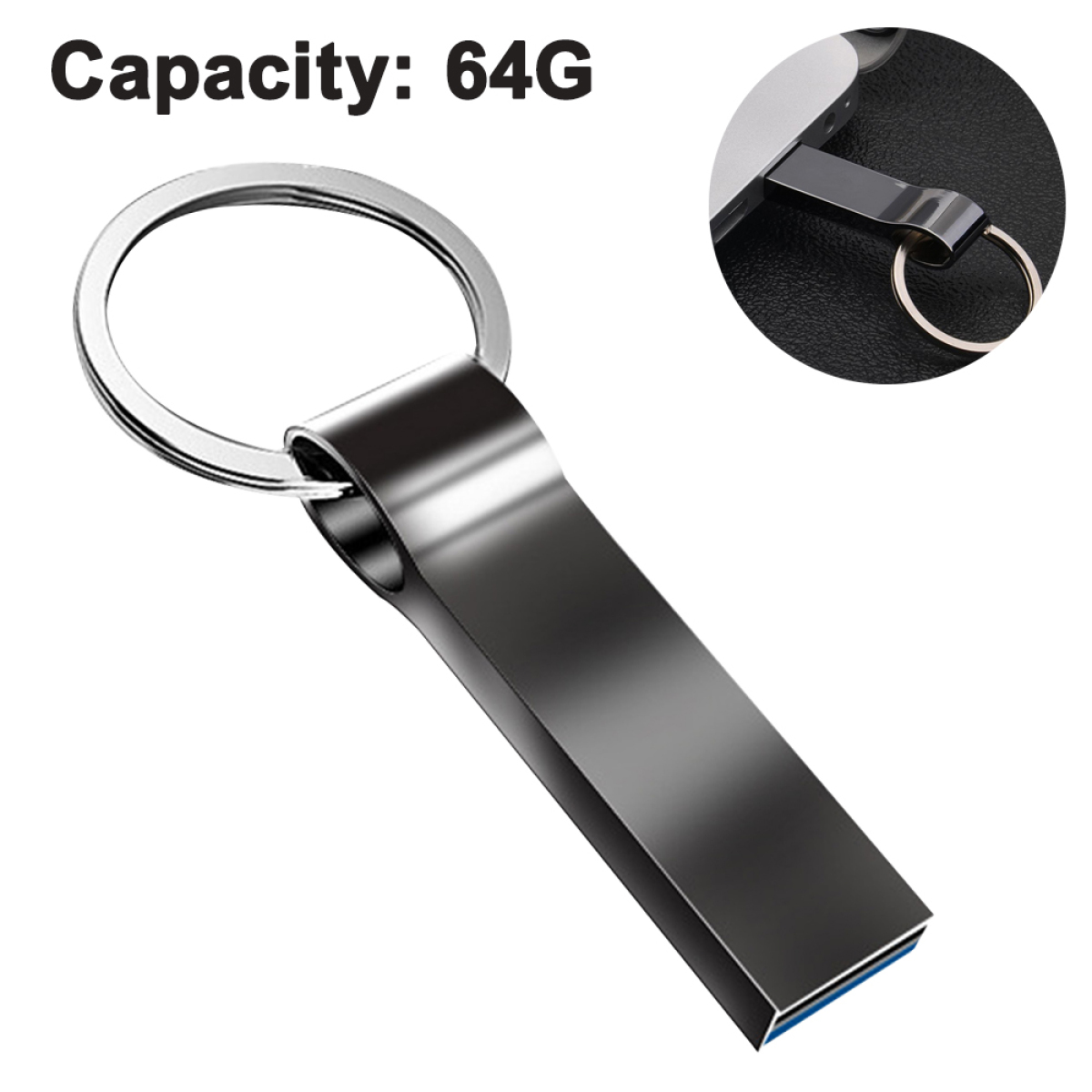 Ein schwarzer USB-Stick mit Schlüsselanhänger. Die Kapazität ist mit 64G angegeben.