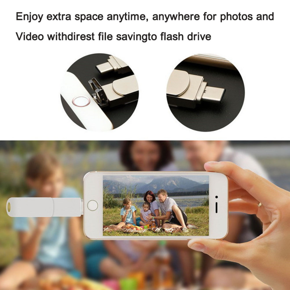 Familie betrachtet Fotos auf einem Telefon, das mit einem Flash-Laufwerk verbunden ist.