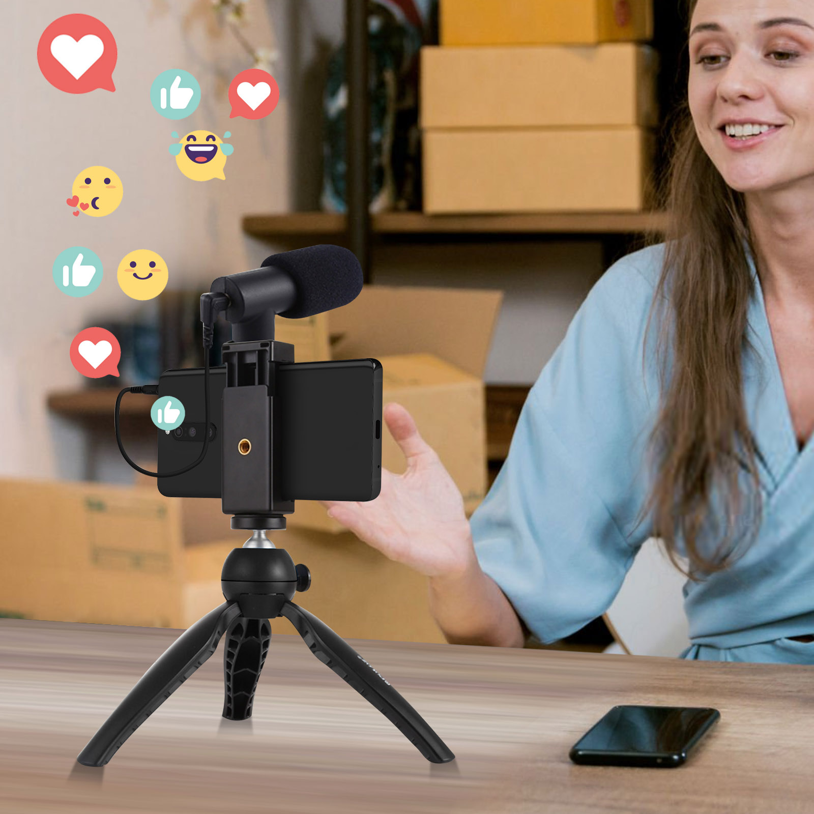 Una mujer está filmando con su teléfono. Hay corazones y likes flotando alrededor.