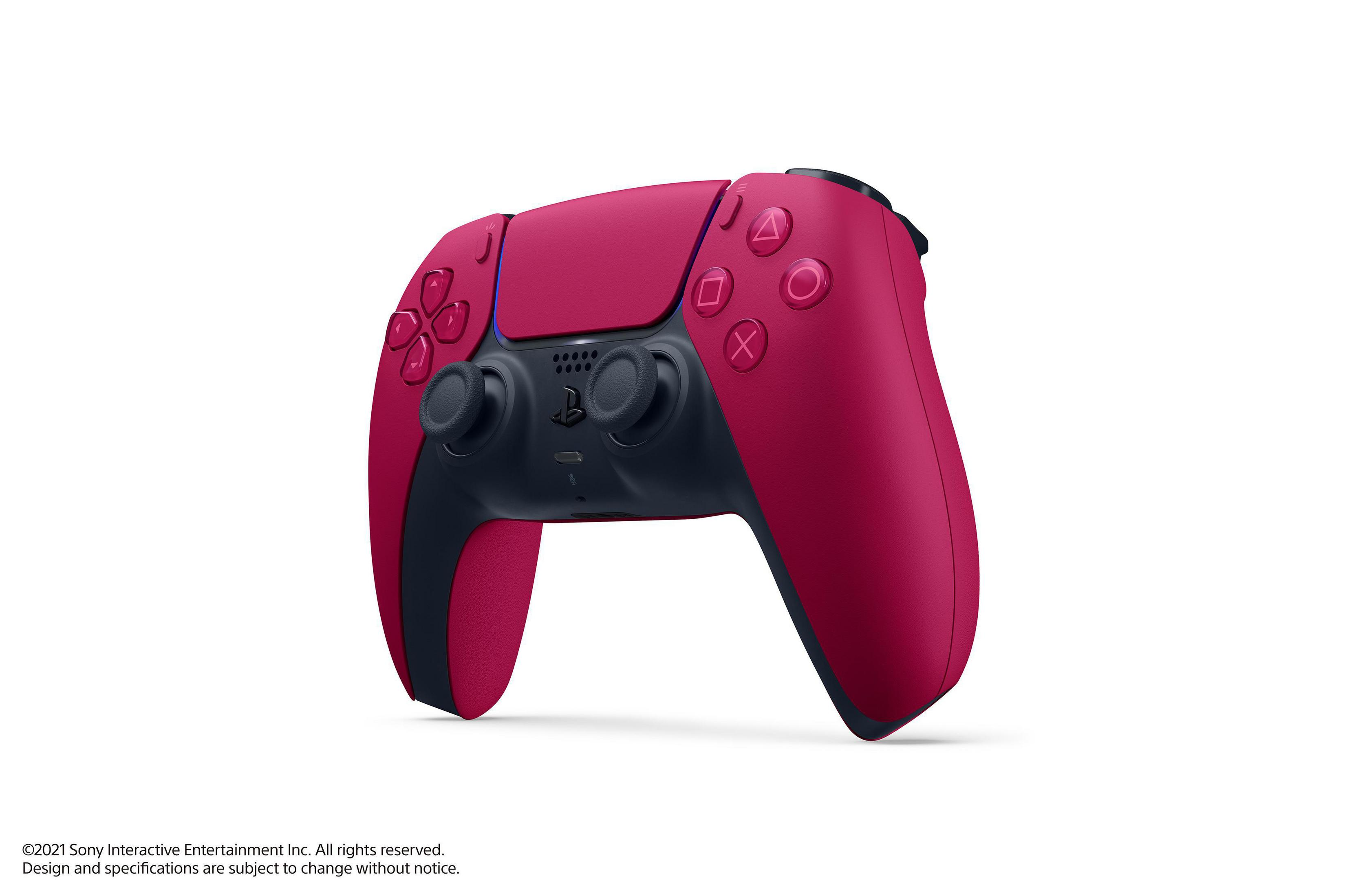 Ein roter und schwarzer PlayStation 5-Controller auf weißem Hintergrund.