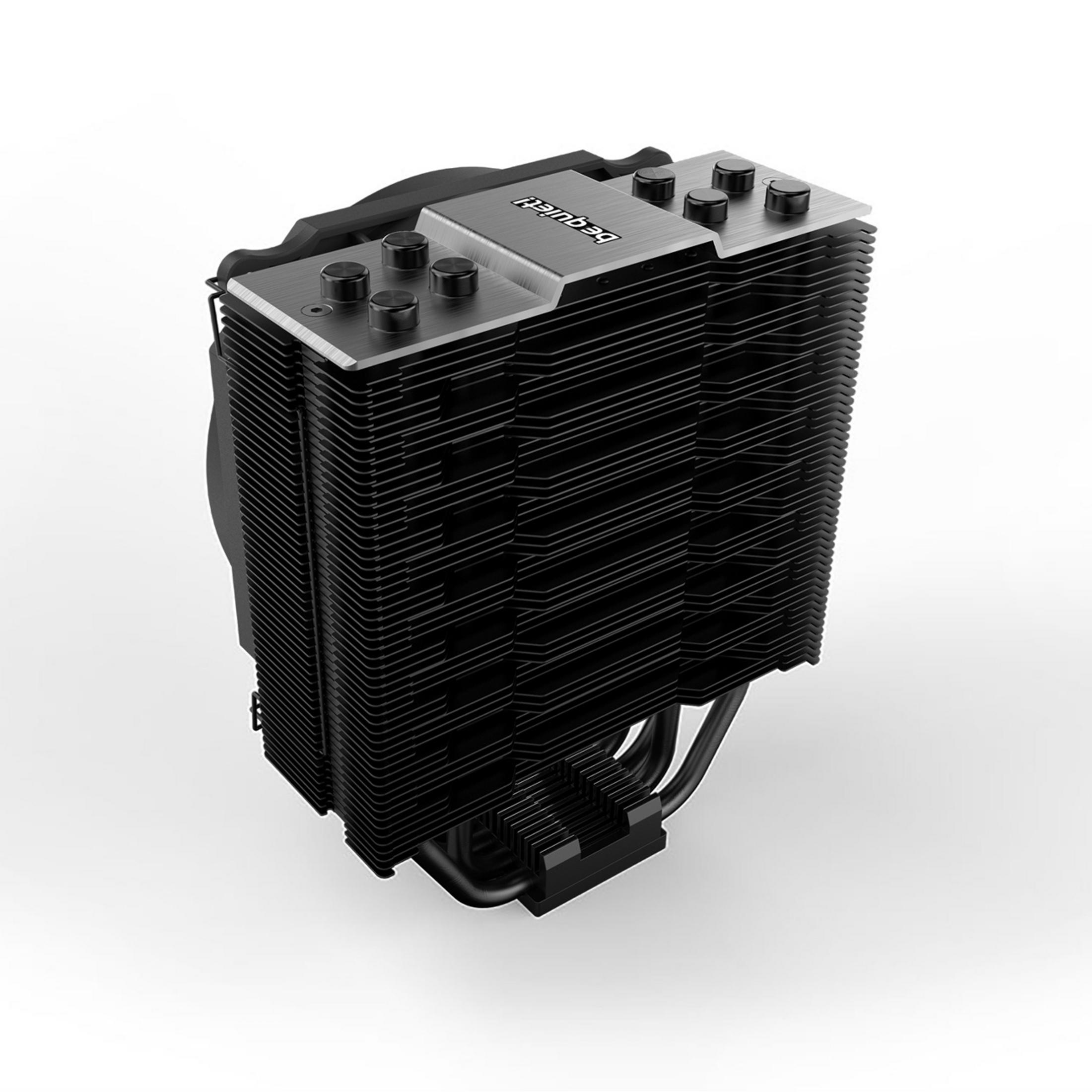 Czarny cooler CPU z wieloma żeberkami i wentylatorem. Chłodnica ma srebrną górę z nazwą marki.