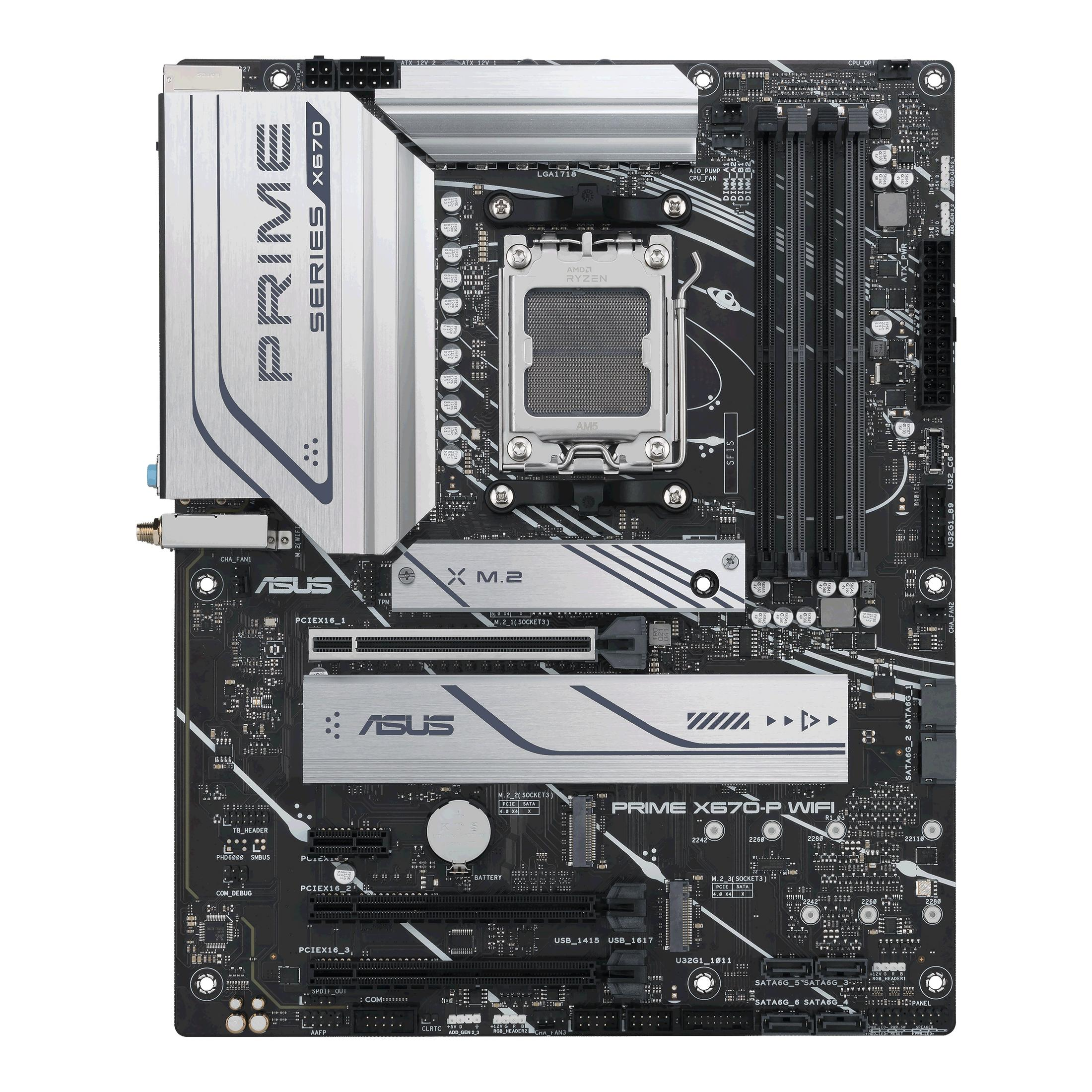 Placa base de computadora negra y plateada con varios puertos y ranuras.