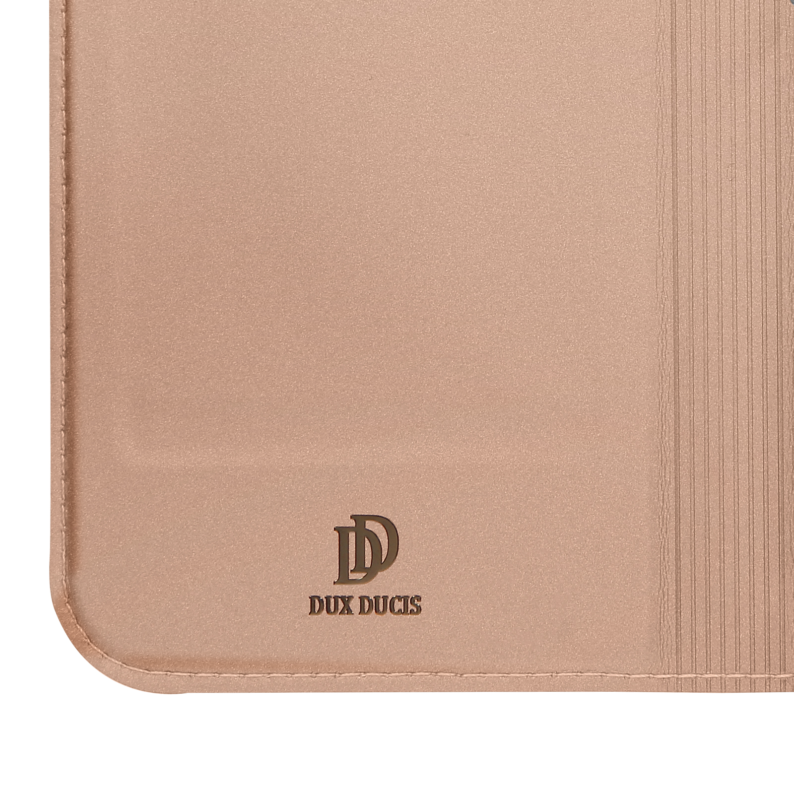 Un primo piano di una custodia per telefono rosa con il logo Dux Ducis. La custodia ha una superficie strutturata.